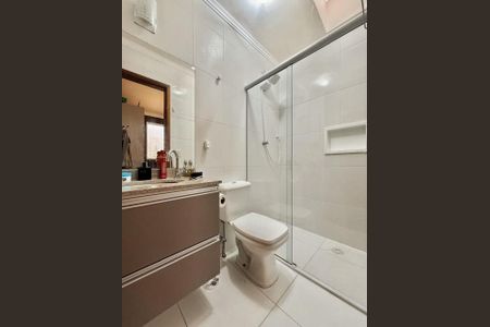 Casa de condomínio à venda com 204m², 3 quartos e 3 vagasBanheiro