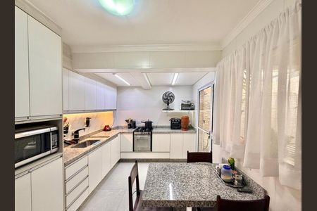 Casa de condomínio à venda com 204m², 3 quartos e 3 vagasCozinha