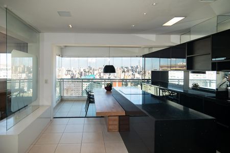 Apartamento para alugar com 135m², 2 quartos e 2 vagas Apartamento para alugar com 135m², 2 quartos e 2 vagasSala / Cozinha