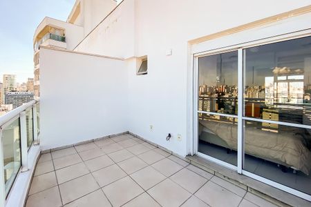 Apartamento para alugar com 135m², 2 quartos e 2 vagas Apartamento para alugar com 135m², 2 quartos e 2 vagasVaranda