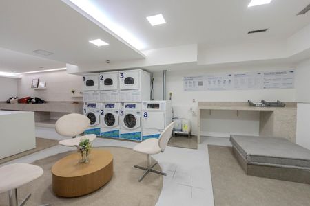 Apartamento para alugar com 135m², 2 quartos e 2 vagas Apartamento para alugar com 135m², 2 quartos e 2 vagasLavanderia
