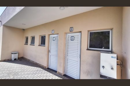 Apartamento para alugar com 45m², 2 quartos e 1 vagaÁrea comum - Banheiros externos 