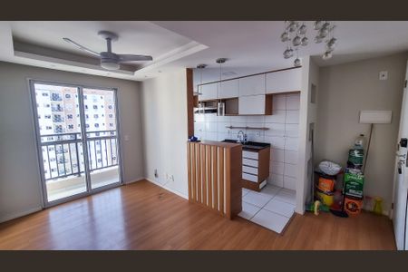 Sala de apartamento para alugar com 2 quartos, 45m² em Irajá, Rio de Janeiro