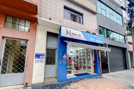 Apartamento à venda com 208m², 2 quartos e sem vaga Apartamento à venda com 208m², 2 quartos e sem vagaFachada - Plaquinha