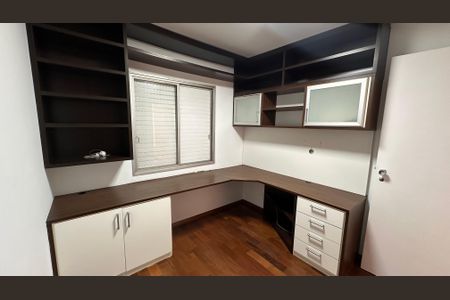 Apartamento para alugar com 69m², 2 quartos e 1 vaga