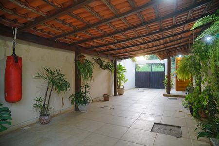 Casa de condomínio para alugar com 100m², 4 quartos e 2 vagas Casa de condomínio para alugar com 100m², 4 quartos e 2 vagasGaragem