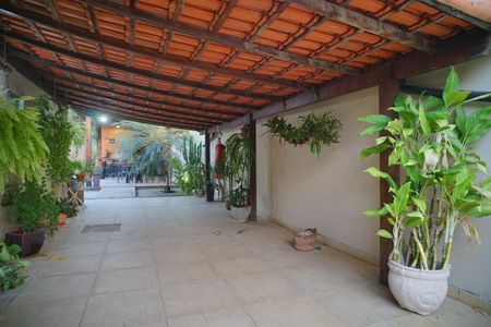 Casa de condomínio para alugar com 100m², 4 quartos e 2 vagas Casa de condomínio para alugar com 100m², 4 quartos e 2 vagasGaragem