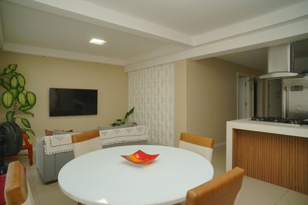 Sala de casa de condomínio para alugar com 4 quartos, 100m² em Inoã, Maricá
