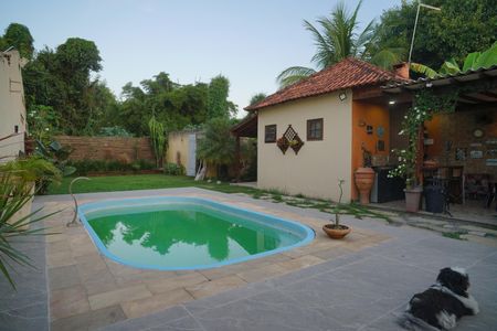 Casa de condomínio para alugar com 100m², 4 quartos e 2 vagas Casa de condomínio para alugar com 100m², 4 quartos e 2 vagasPiscina