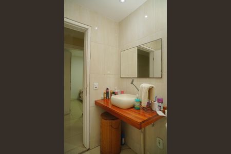 Casa de condomínio para alugar com 100m², 4 quartos e 2 vagas Casa de condomínio para alugar com 100m², 4 quartos e 2 vagasBanheiro Social