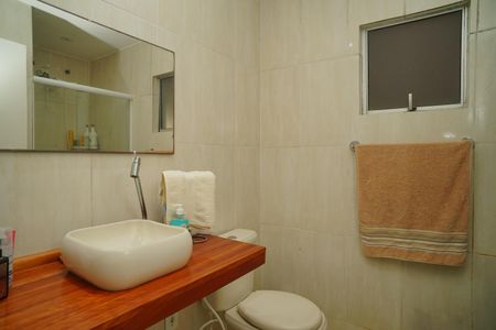Casa de condomínio para alugar com 100m², 4 quartos e 2 vagas Casa de condomínio para alugar com 100m², 4 quartos e 2 vagasBanheiro Social