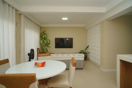 Casa de condomínio para alugar com 100m², 4 quartos e 2 vagas Casa de condomínio para alugar com 100m², 4 quartos e 2 vagasSala
