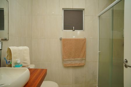 Casa de condomínio para alugar com 100m², 4 quartos e 2 vagas Casa de condomínio para alugar com 100m², 4 quartos e 2 vagasBanheiro Social
