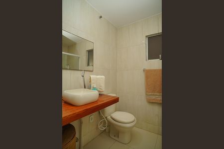 Casa de condomínio para alugar com 100m², 4 quartos e 2 vagas Casa de condomínio para alugar com 100m², 4 quartos e 2 vagasBanheiro Social