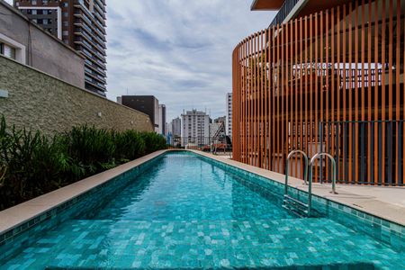 Studio para alugar com 19m², 1 quarto e sem vaga Studio para alugar com 19m², 1 quarto e sem vagaÁrea comum - Piscina