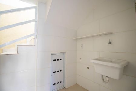 Casa de condomínio para alugar com 90m², 2 quartos e 1 vagaÁrea de Serviço