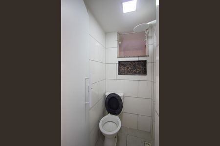 Casa de condomínio para alugar com 90m², 2 quartos e 1 vaga Casa de condomínio para alugar com 90m², 2 quartos e 1 vagaBanheiro 2
