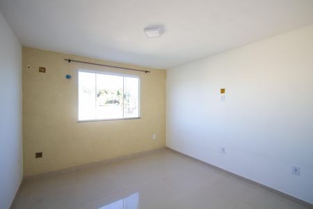 Quarto 1 de casa de condomínio para alugar com 2 quartos, 90m² em Colubandê, São Gonçalo