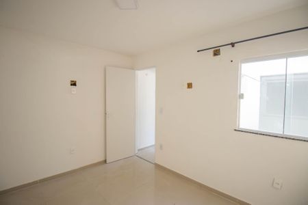 Quarto 1 de casa de condomínio para alugar com 2 quartos, 90m² em Colubandê, São Gonçalo