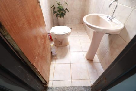 Casa de condomínio para alugar com 200m², 4 quartos e 3 vagasBanheiro