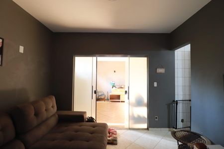 Sala de casa de condomínio para alugar com 4 quartos, 200m² em Geraldo Correia de Carvalho, Ribeirão Preto