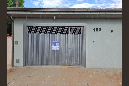 Casa de condomínio para alugar com 200m², 4 quartos e 3 vagasFachada