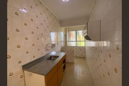 Cozinha de apartamento para alugar com 1 quarto, 47m² em Santo Antônio, Porto Alegre