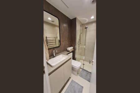 Banheiro de apartamento para alugar com 1 quarto, 33m² em Jardim das Acacias, São Paulo