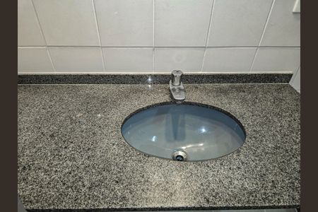 Banheiro Social de apartamento para alugar com 2 quartos, 76m² em Vila Branca, Jacareí