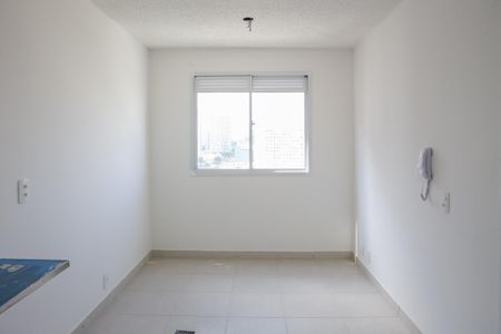 Sala e Cozinha de apartamento à venda com 1 quarto, 24m² em Parque Industrial Tomas Edson, São Paulo