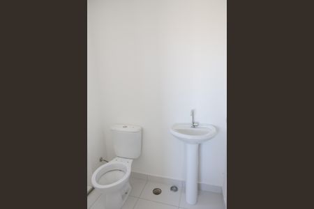 Banheiro da Suíte de apartamento à venda com 1 quarto, 24m² em Parque Industrial Tomas Edson, São Paulo