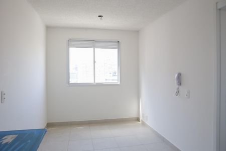 Sala e Cozinha de apartamento à venda com 1 quarto, 24m² em Parque Industrial Tomas Edson, São Paulo