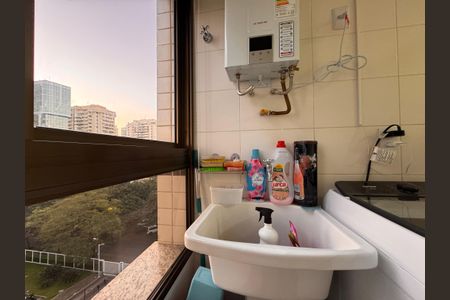 Apartamento para alugar com 100m², 3 quartos e 1 vaga Apartamento para alugar com 100m², 3 quartos e 1 vagaCozinha e Área de Serviço