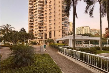 Apartamento para alugar com 100m², 2 quartos e 1 vaga Apartamento para alugar com 100m², 2 quartos e 1 vagaÁreas Externas