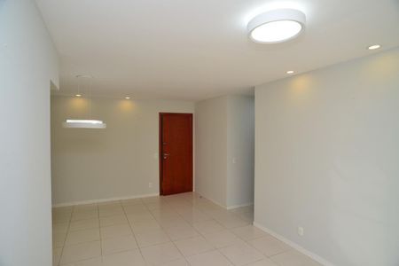 Sala de apartamento para alugar com 2 quartos, 100m² em Barra da Tijuca, Rio de Janeiro