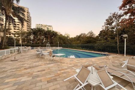 Apartamento para alugar com 100m², 2 quartos e 1 vaga Apartamento para alugar com 100m², 2 quartos e 1 vagaÁrea Comum - Piscina