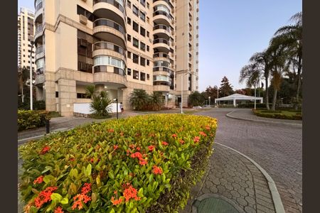 Apartamento para alugar com 100m², 3 quartos e 1 vaga Apartamento para alugar com 100m², 3 quartos e 1 vagaFachada