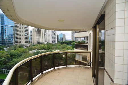 Apartamento para alugar com 100m², 2 quartos e 1 vaga Apartamento para alugar com 100m², 2 quartos e 1 vagaVaranda