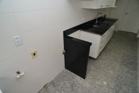 Apartamento para alugar com 100m², 2 quartos e 1 vaga Apartamento para alugar com 100m², 2 quartos e 1 vagaCozinha