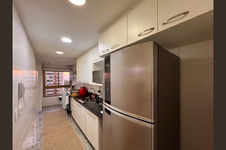 Apartamento para alugar com 100m², 3 quartos e 1 vaga Apartamento para alugar com 100m², 3 quartos e 1 vagaCozinha e Área de Serviço