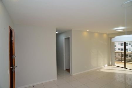 Apartamento para alugar com 100m², 2 quartos e 1 vaga Apartamento para alugar com 100m², 2 quartos e 1 vagaSala
