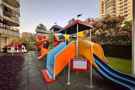 Apartamento para alugar com 100m², 2 quartos e 1 vaga Apartamento para alugar com 100m², 2 quartos e 1 vagaÁrea Comum - Playground