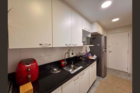 Apartamento para alugar com 100m², 3 quartos e 1 vaga Apartamento para alugar com 100m², 3 quartos e 1 vagaCozinha e Área de Serviço