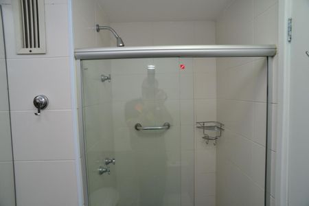 Apartamento para alugar com 100m², 2 quartos e 1 vaga Apartamento para alugar com 100m², 2 quartos e 1 vagaBanheiro Social