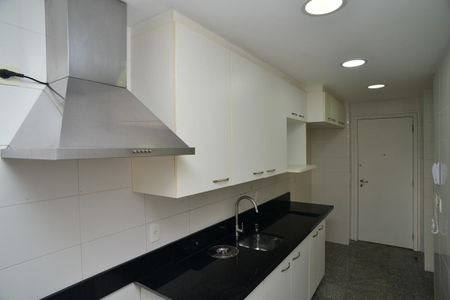 Apartamento para alugar com 100m², 2 quartos e 1 vaga Apartamento para alugar com 100m², 2 quartos e 1 vagaCozinha