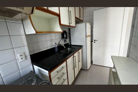 Apartamento para alugar com 74m², 2 quartos e 2 vagasCozinha
