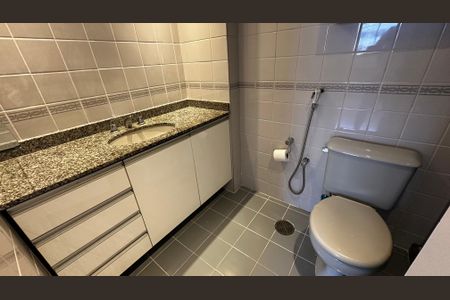 Apartamento para alugar com 74m², 2 quartos e 2 vagasBanheiro quarto 2