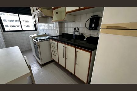 Apartamento para alugar com 74m², 2 quartos e 2 vagasCozinha