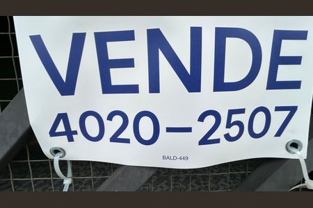 Casa à venda com 230m², 3 quartos e 2 vagasCódigo da placa BALD-449