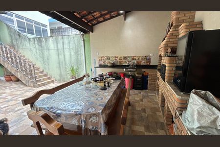 Casa à venda com 230m², 3 quartos e 2 vagasChurrasqueira